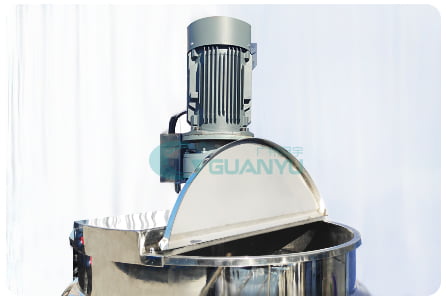 liquid mixing tank with agitator