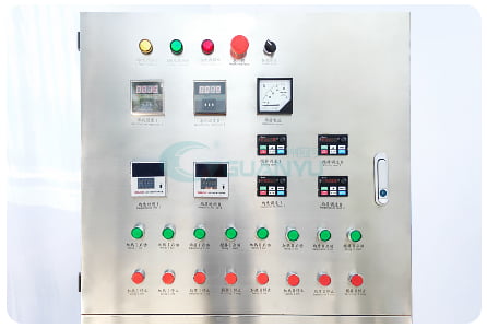 liquid mixing tank with agitator