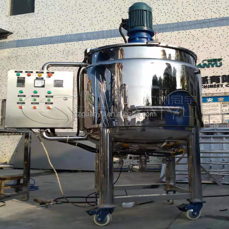 Vacuum mixing machine