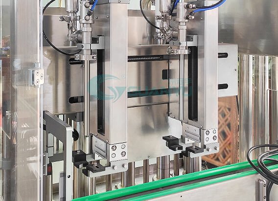 Automatic cream filling machine