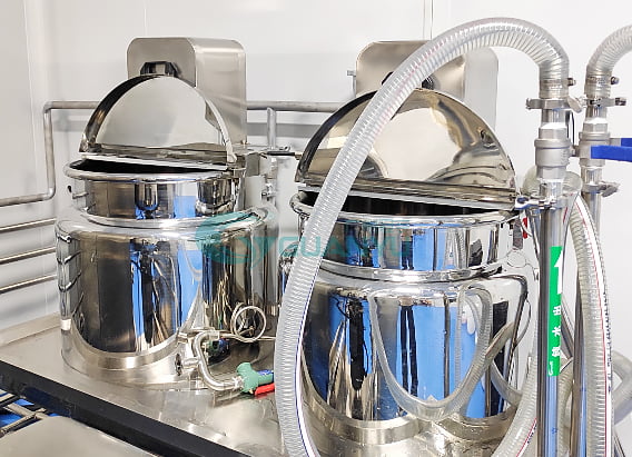 Vacuum emulsifying mixer